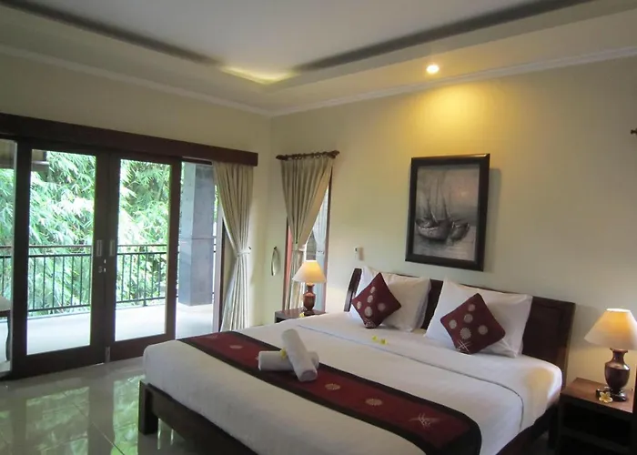 Ketut Kasta Pensión 3*